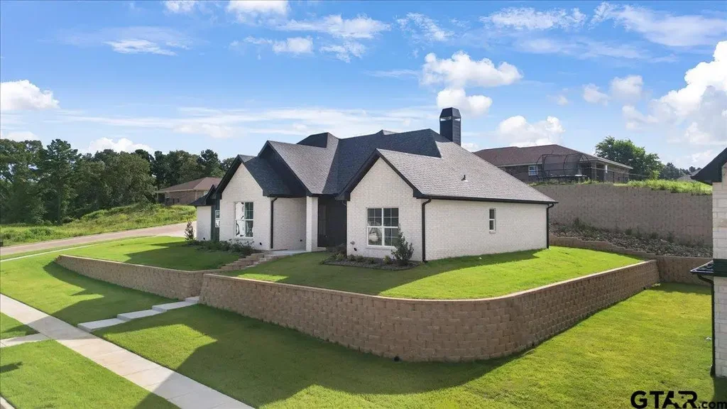 997 Mallard Dr, Lindale