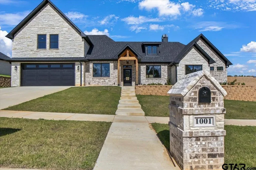 1001 Mallard, Lindale