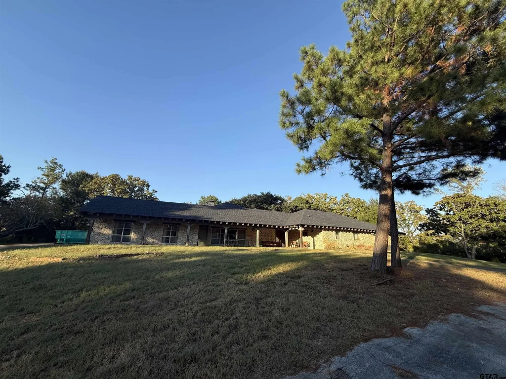 10166 Fm 2813, Flint