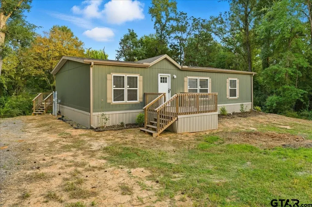 22805 Creekwood Dr, Flint