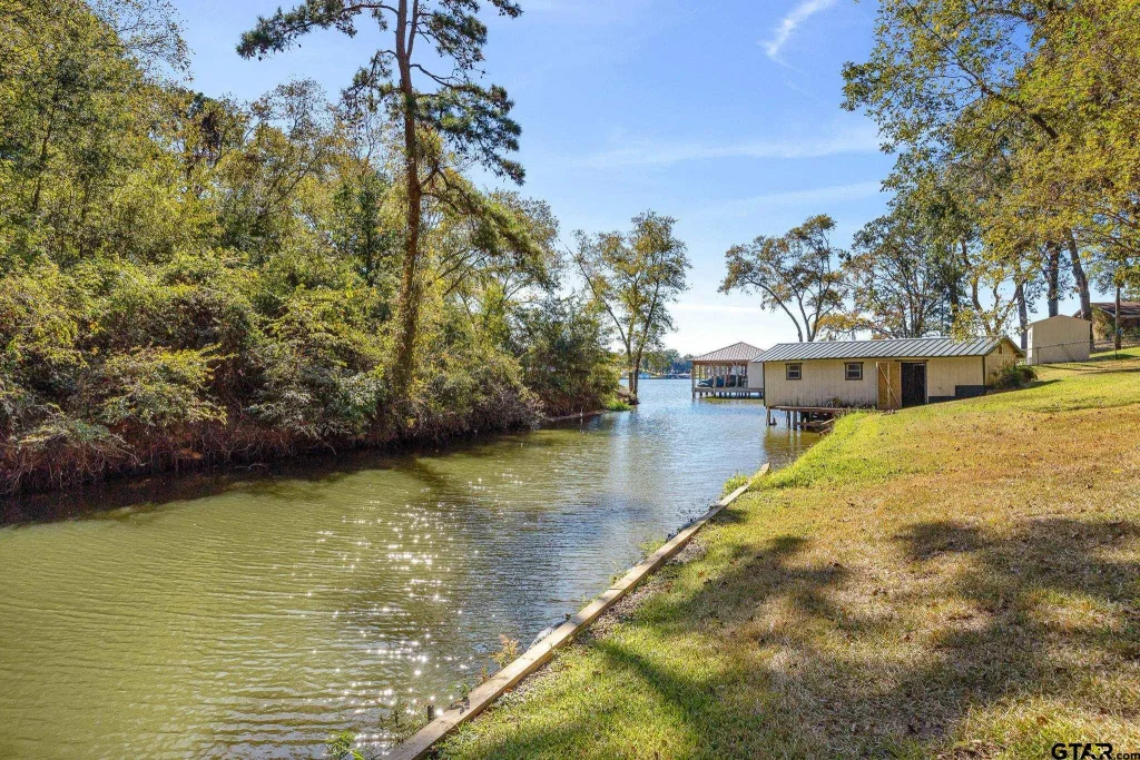 21175 Cr 1291 (manor Road), Flint