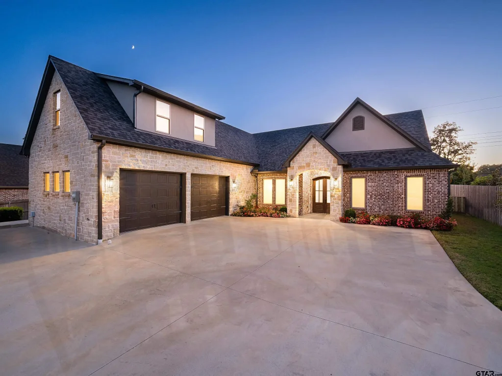 2232 Thornwood, Tyler