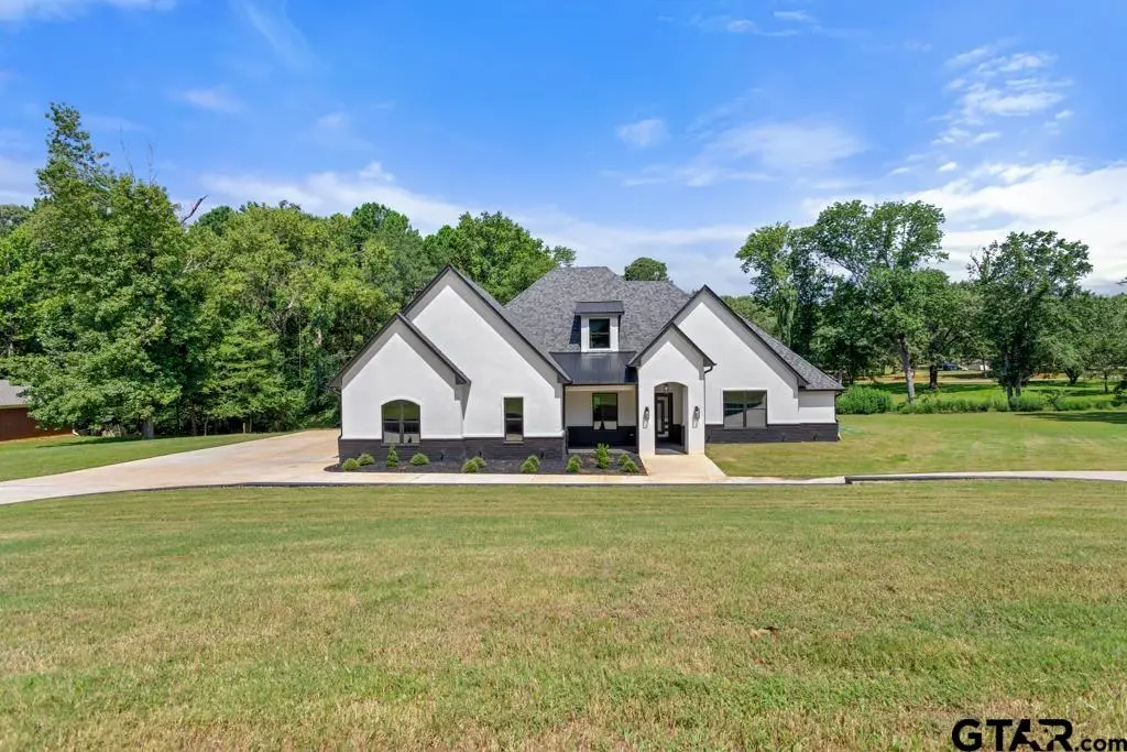 10725 Red Bud Place, Whitehouse