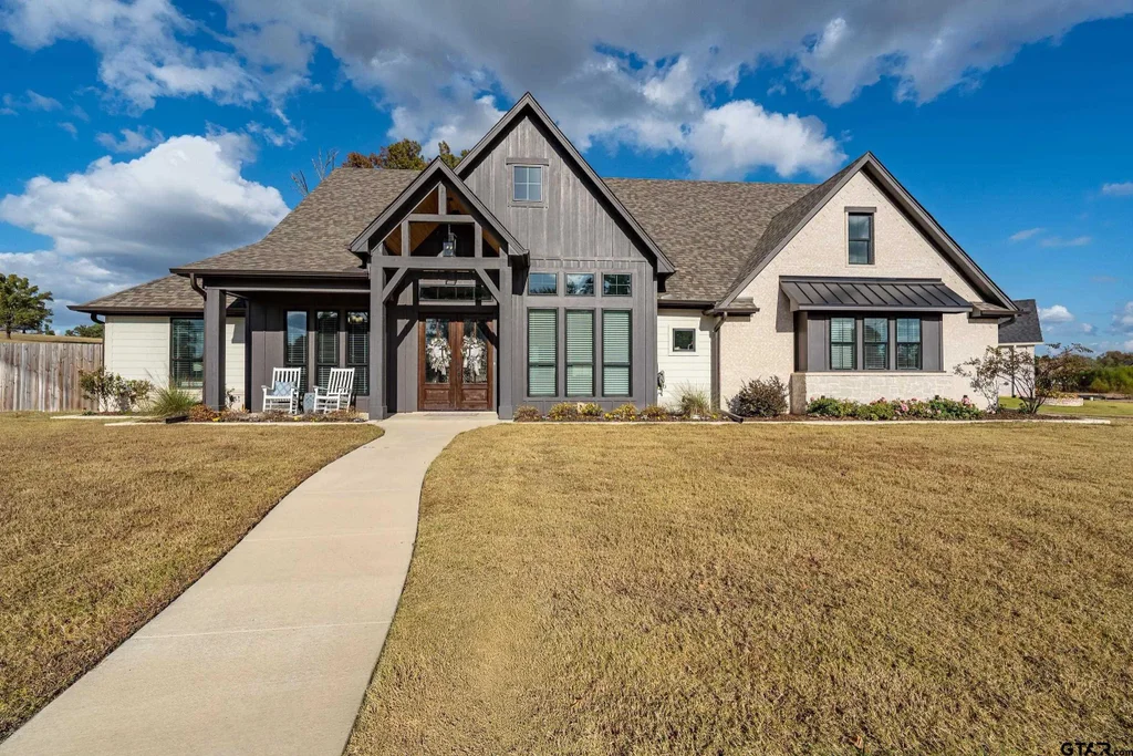 12213 Harlon St, Flint