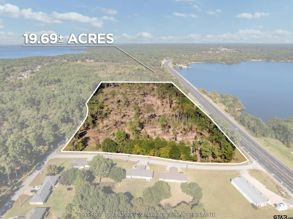 17446 Pintail Dr, Flint