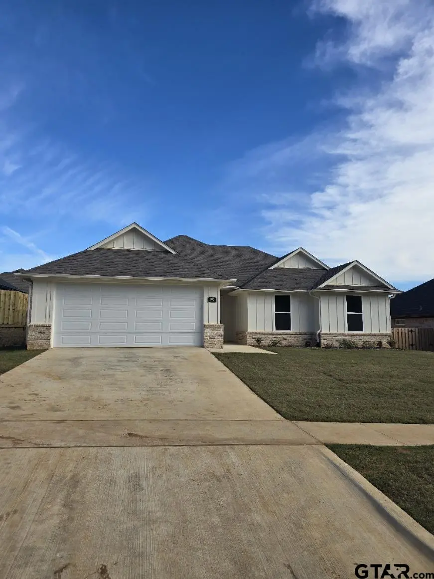 905 Alex Dr, Whitehouse