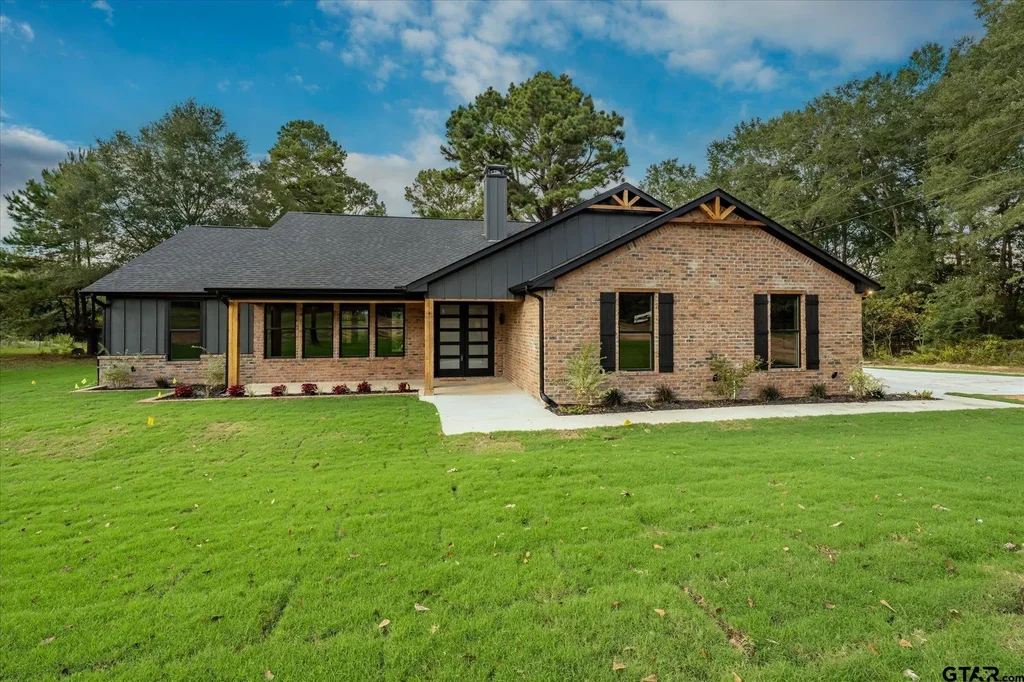 5055 County Road 3802, Bullard