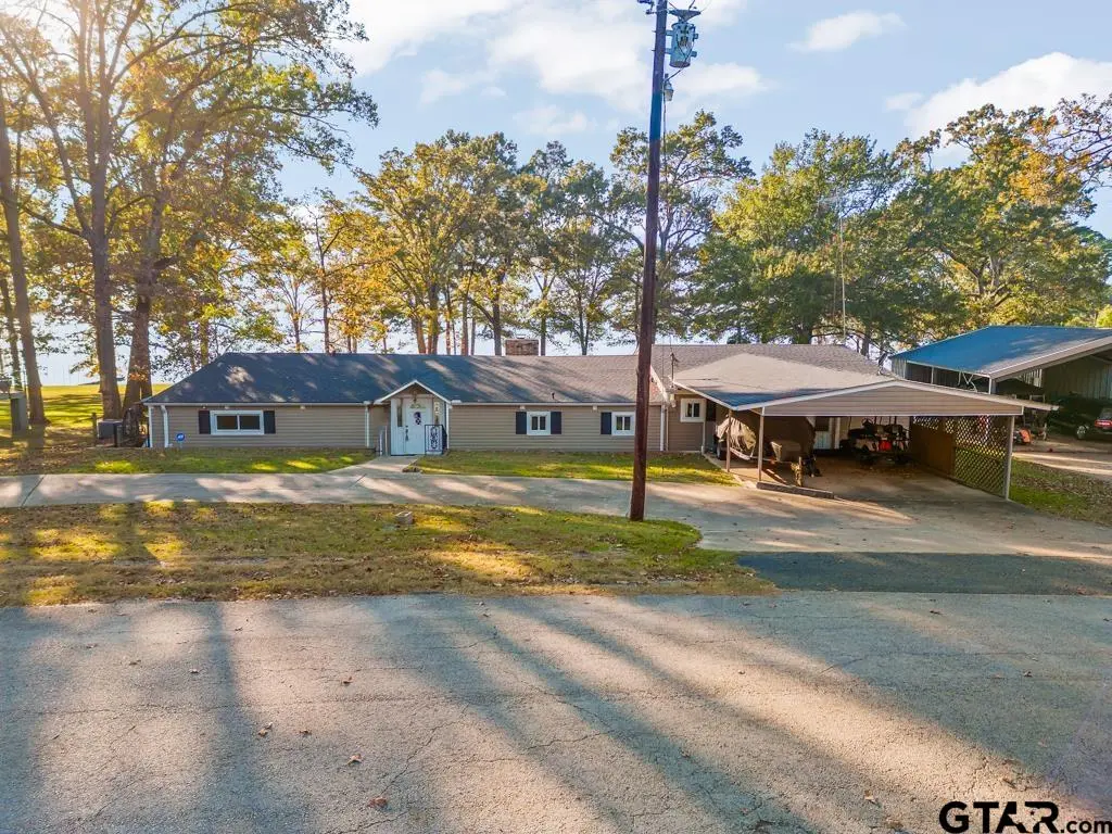 526 Shadywood, Avinger