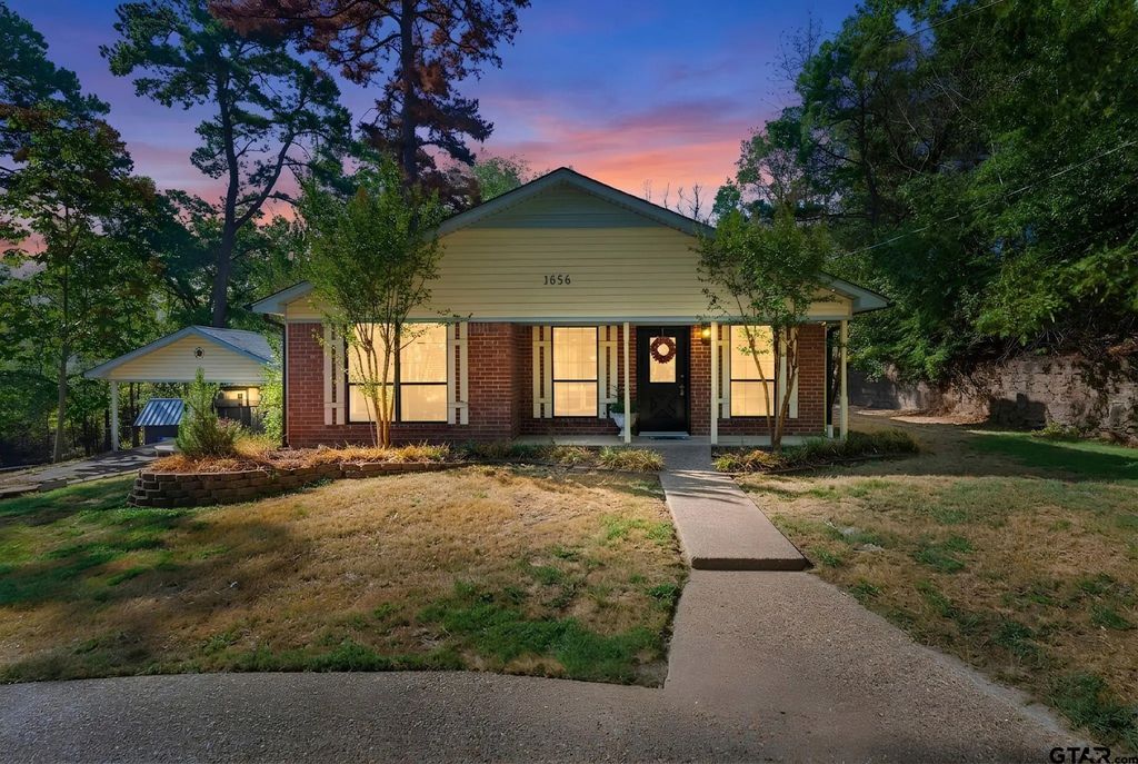 1656 Pineview Ln, Hideaway