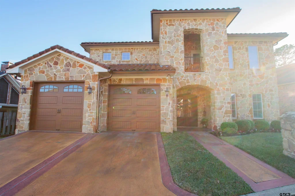 7130 Holly Square Ct, Tyler