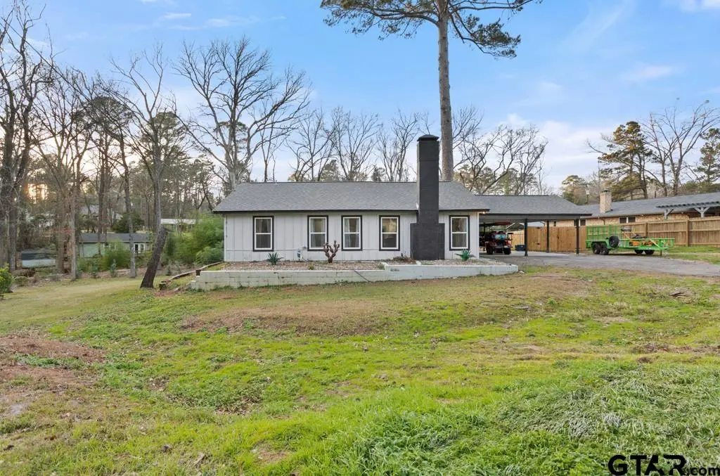 1452 Tanglewood W, Hideaway