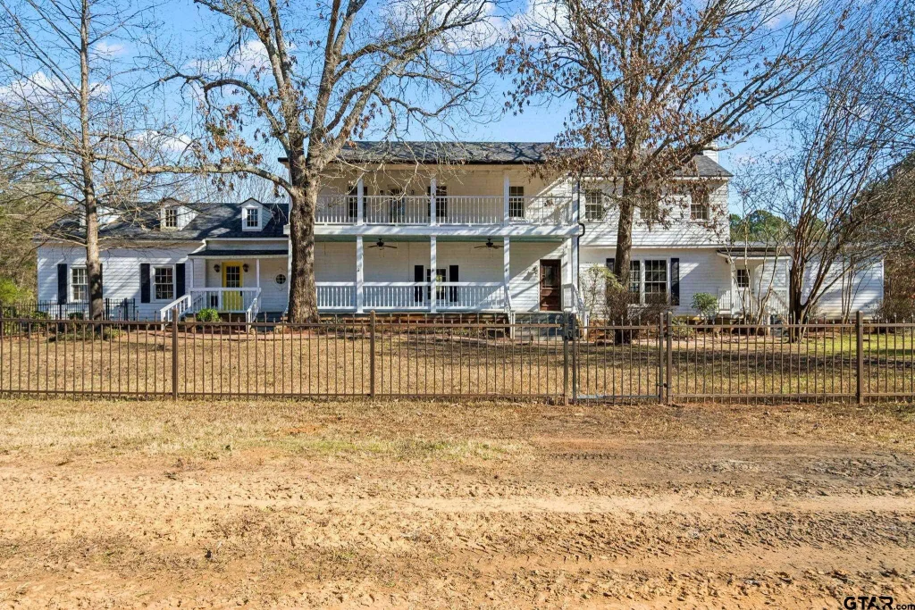 18621 County Road 477, Lindale