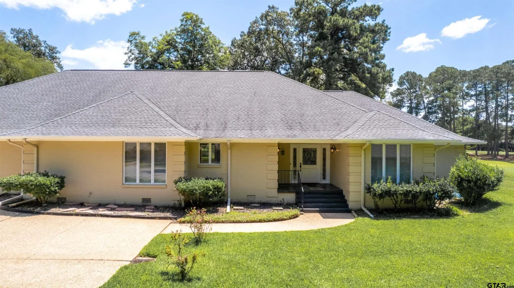 143 Williamsburg Ln, Bullard