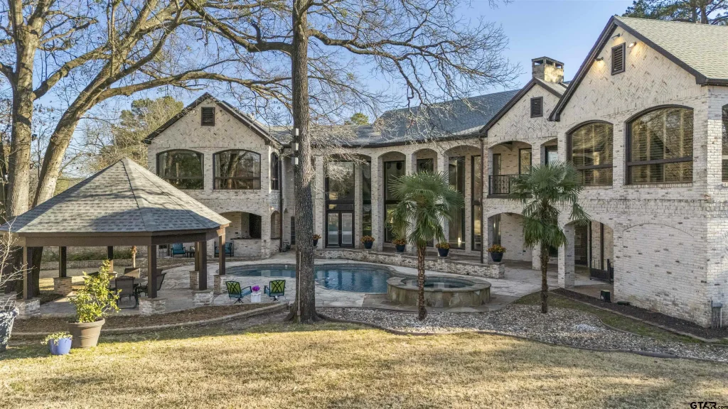 7104 Gleneagles, Tyler