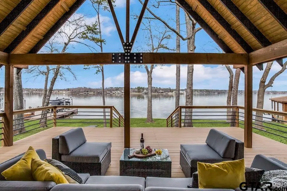 111 Barker Creek, Scroggins