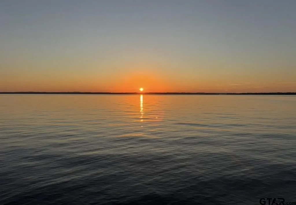 17144 Lakeview Drive, Flint