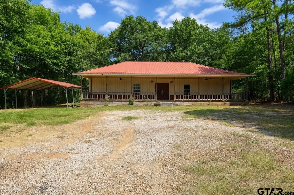 2210 West Corsicana St, Athens