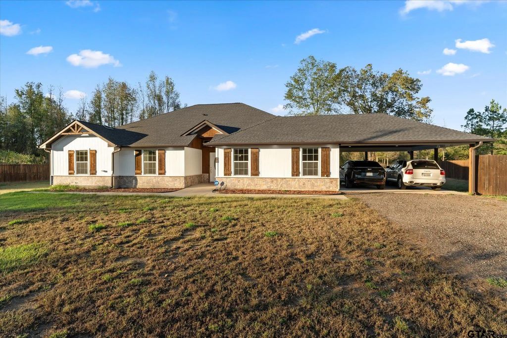70 Prosperity Dr, Pittsburg