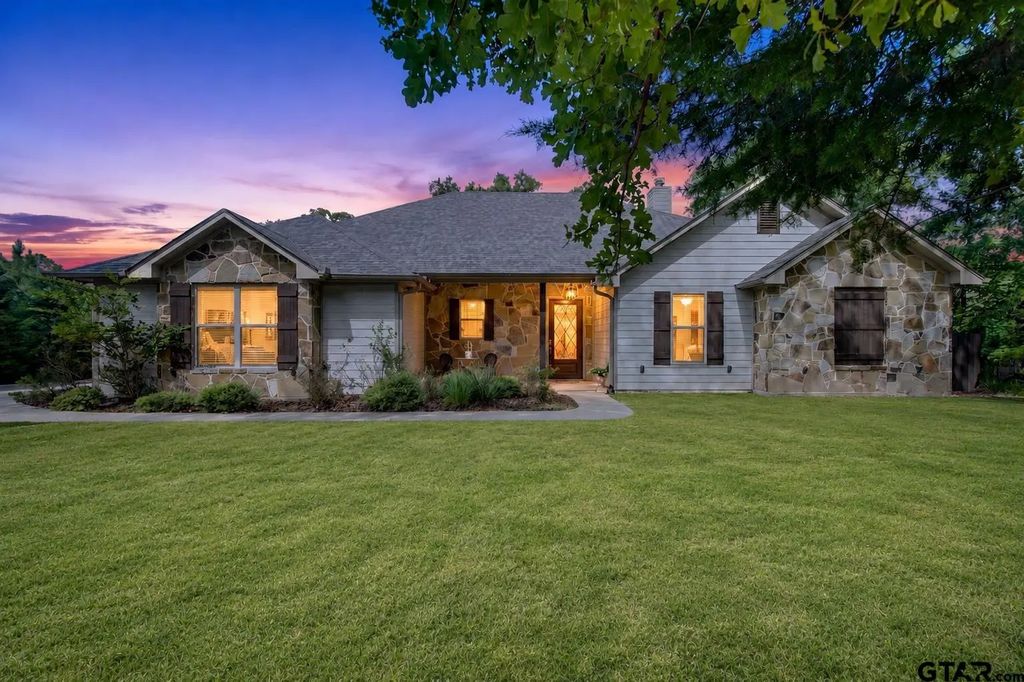 9236 Safari Bluff, LaRue