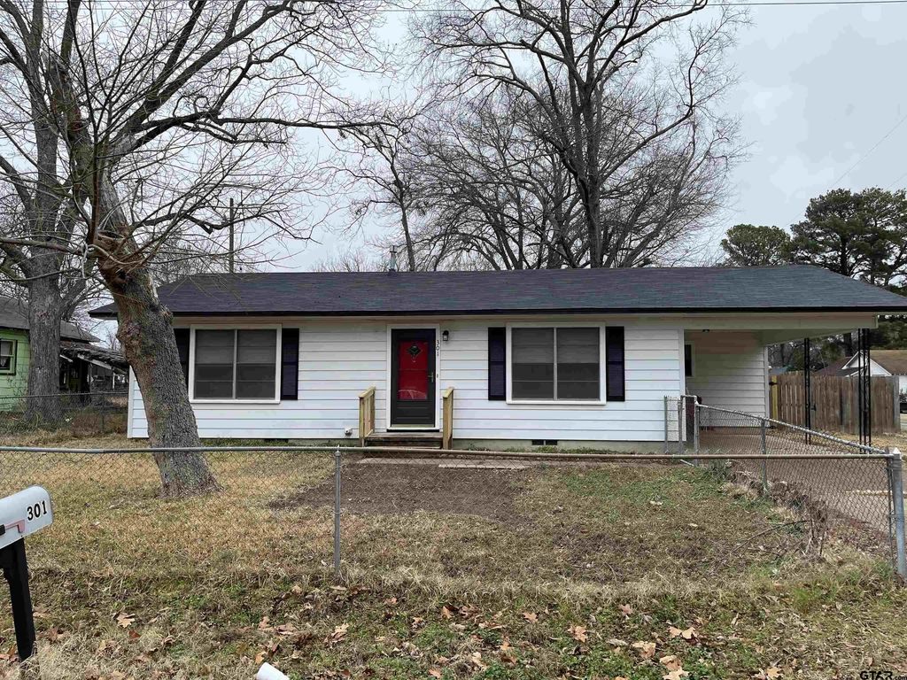 301 S Howison, Bogata