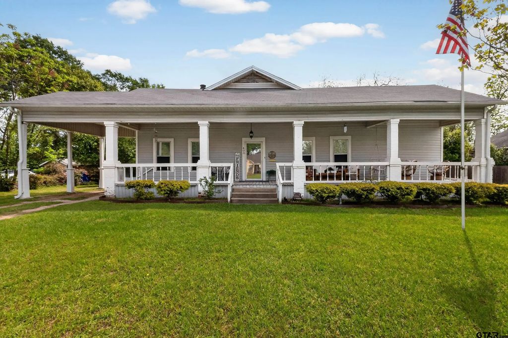 603 N Montgomery, Gilmer