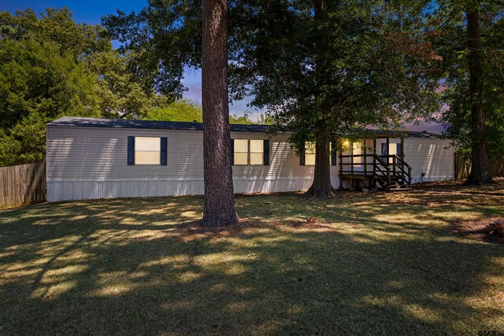 190 N County Road 2123, Longview