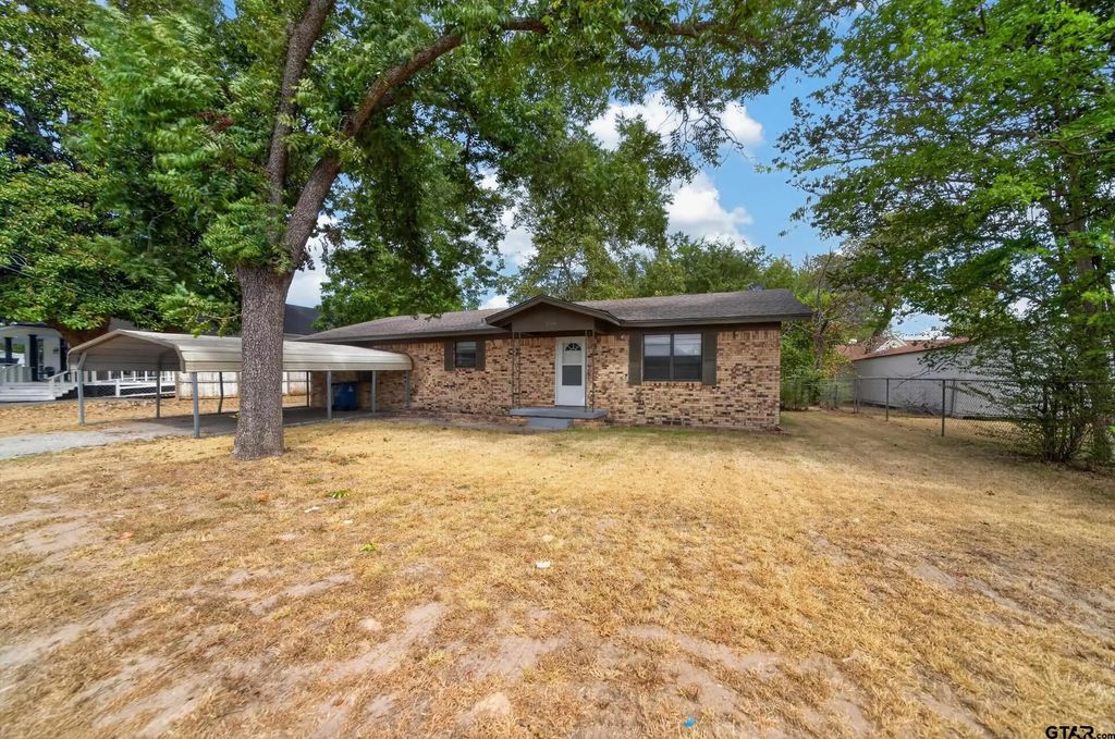 209 W South Street, Lindale