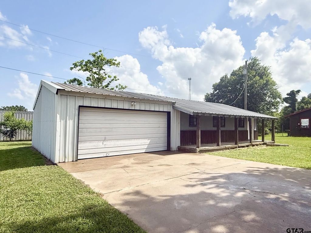 712 Norman Lane, Crockett