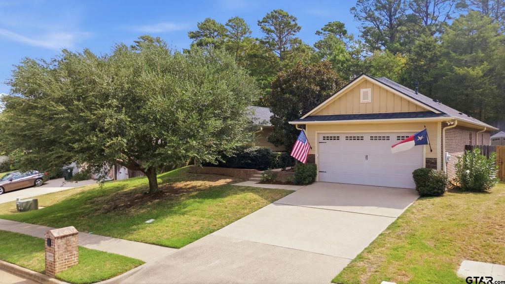 8418 Lakeway Dr, Tyler