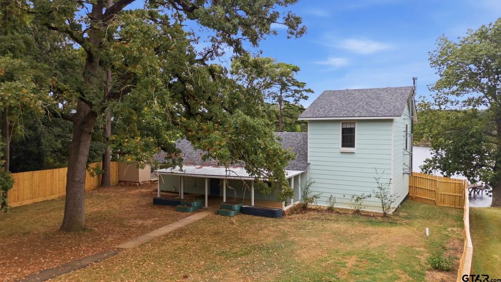 2210 An County Road 385, Palestine