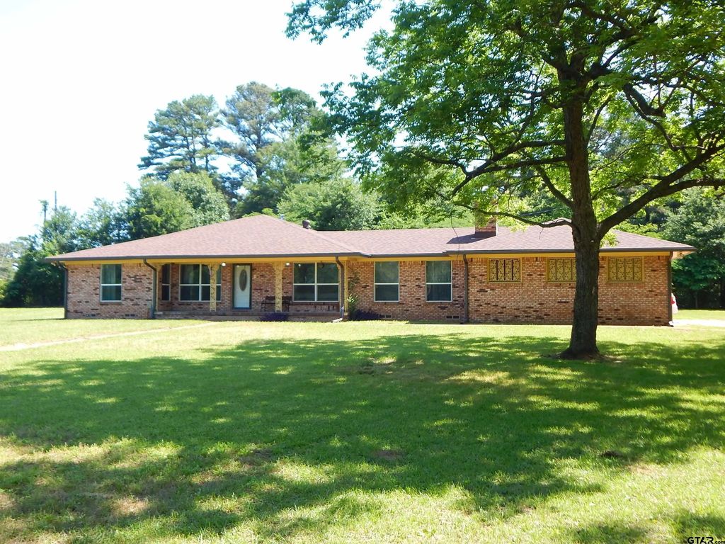 101 Lane Dr., Gladewater