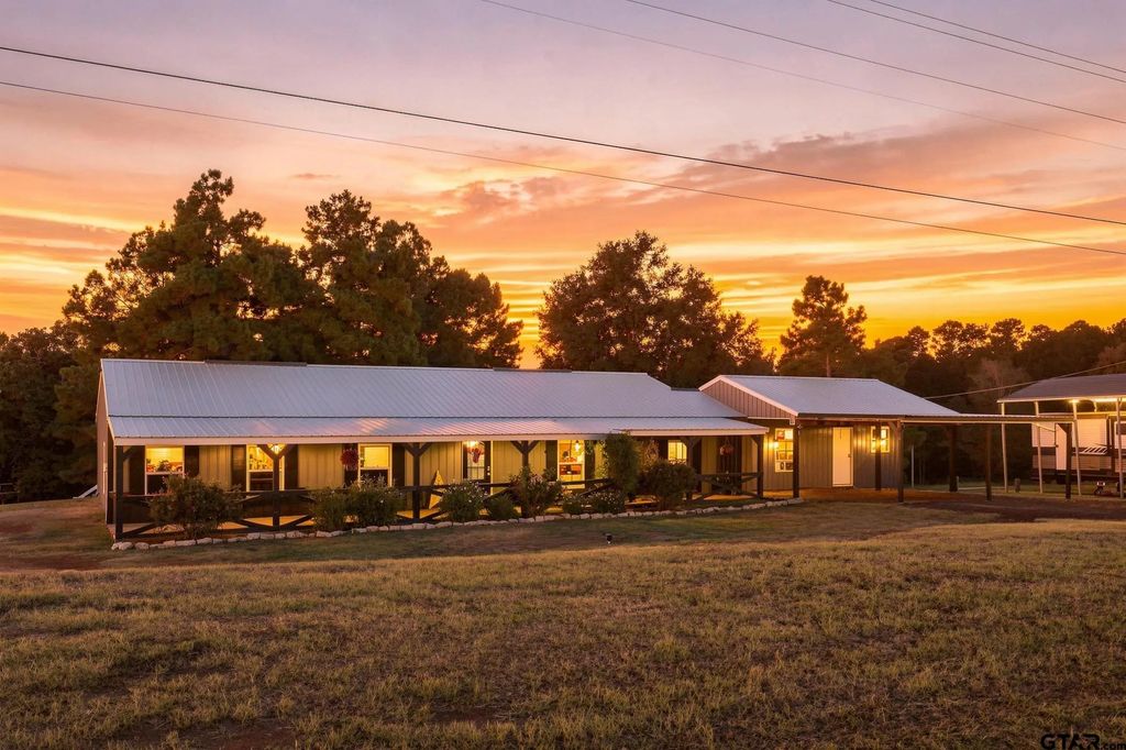 318 County Road 2124, Rusk