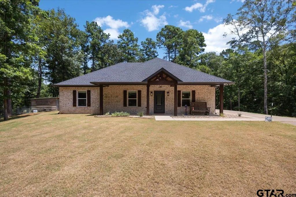 2868 E Loop 390, Marshall
