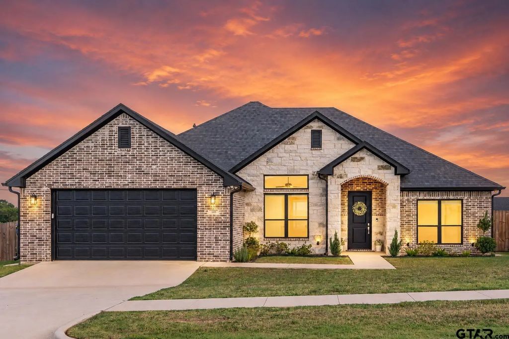 320 Amanda Avenue, Bullard