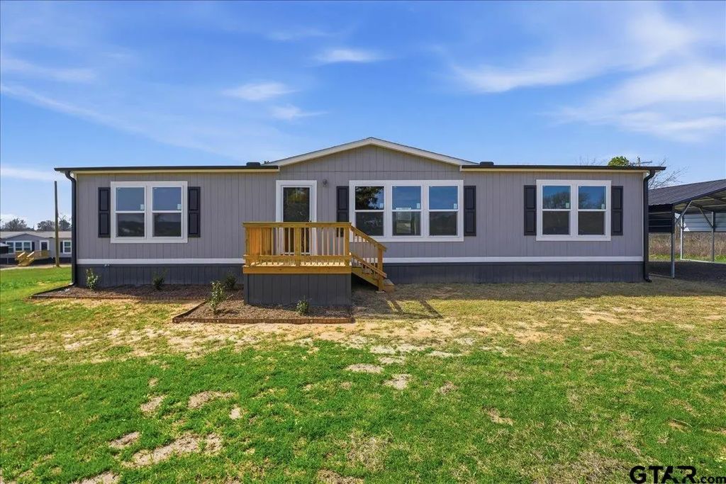 8886 Bayberry, Gilmer
