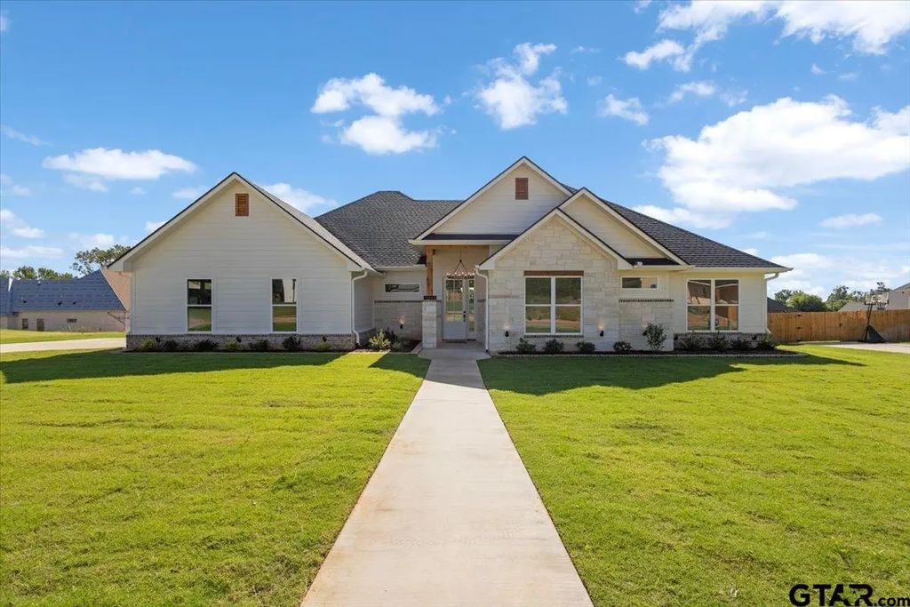 17265 Woodcrest Circle, Lindale