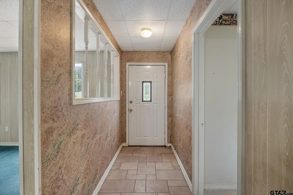1537 Fm 2419, Palestine