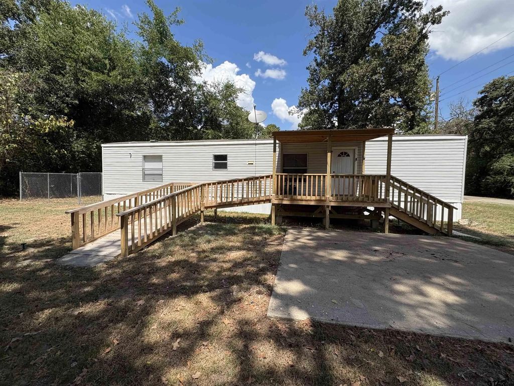 864 Elizabeth Dr, Bullard