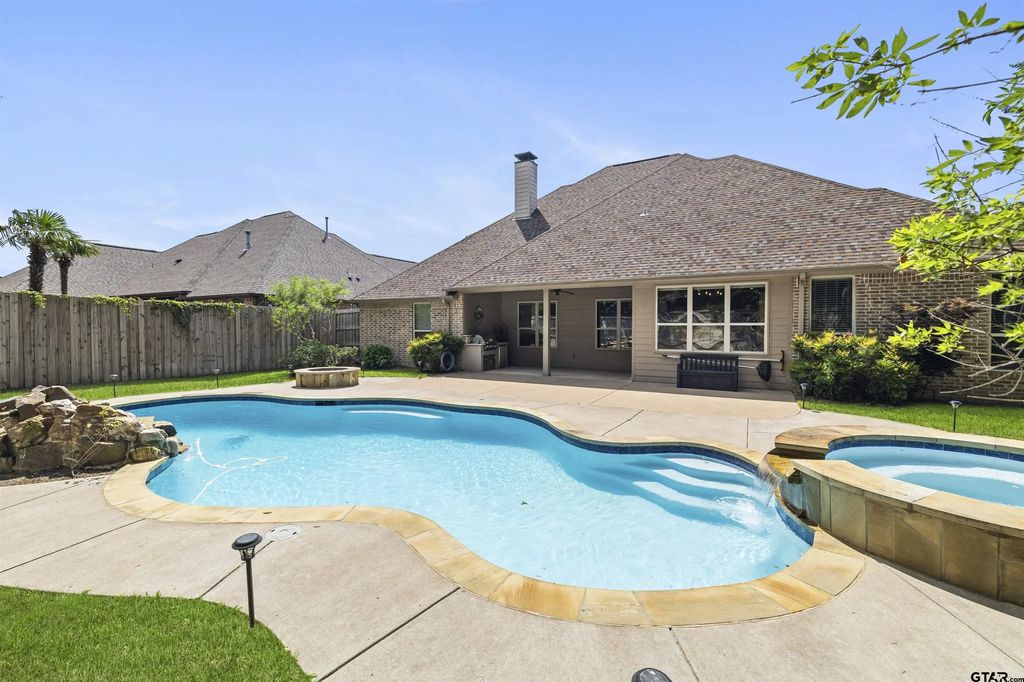 6446 Rochester Way, Tyler