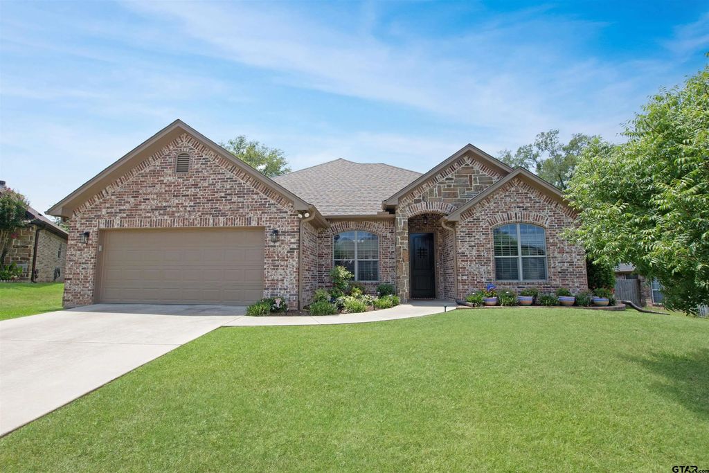 16580 Avoyelles, Tyler