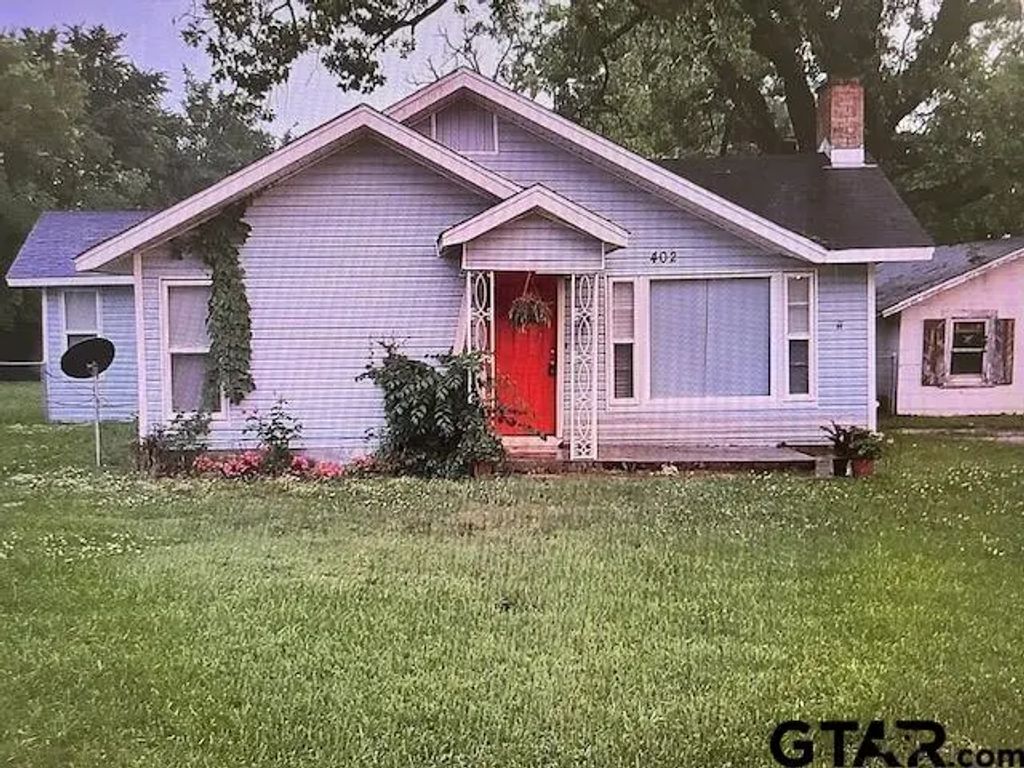 402 Clarksville, Bogata