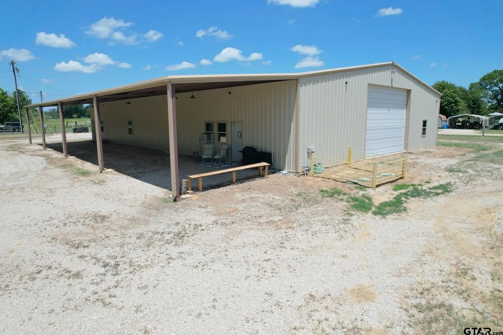 187 A County Road 3230, Quitman