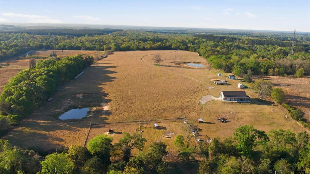 7335 Cr 4710, LaRue
