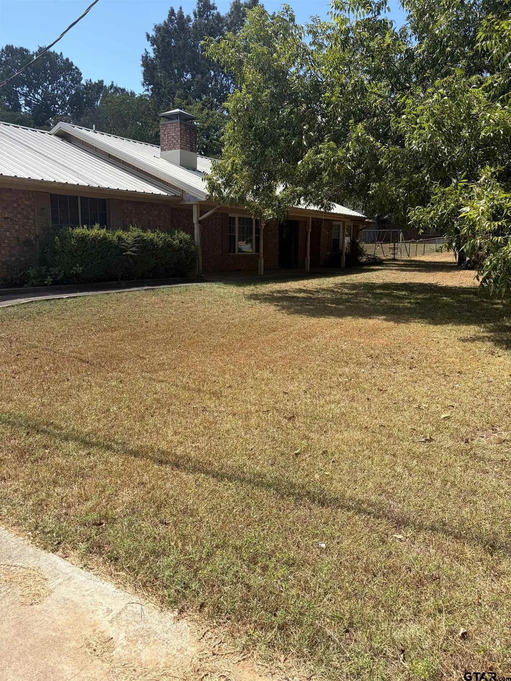 131 Dogwood, Lone Star