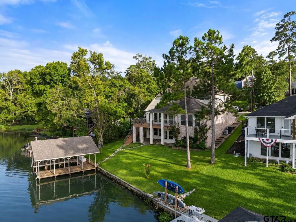 521 Hideaway Ln Central, Hideaway