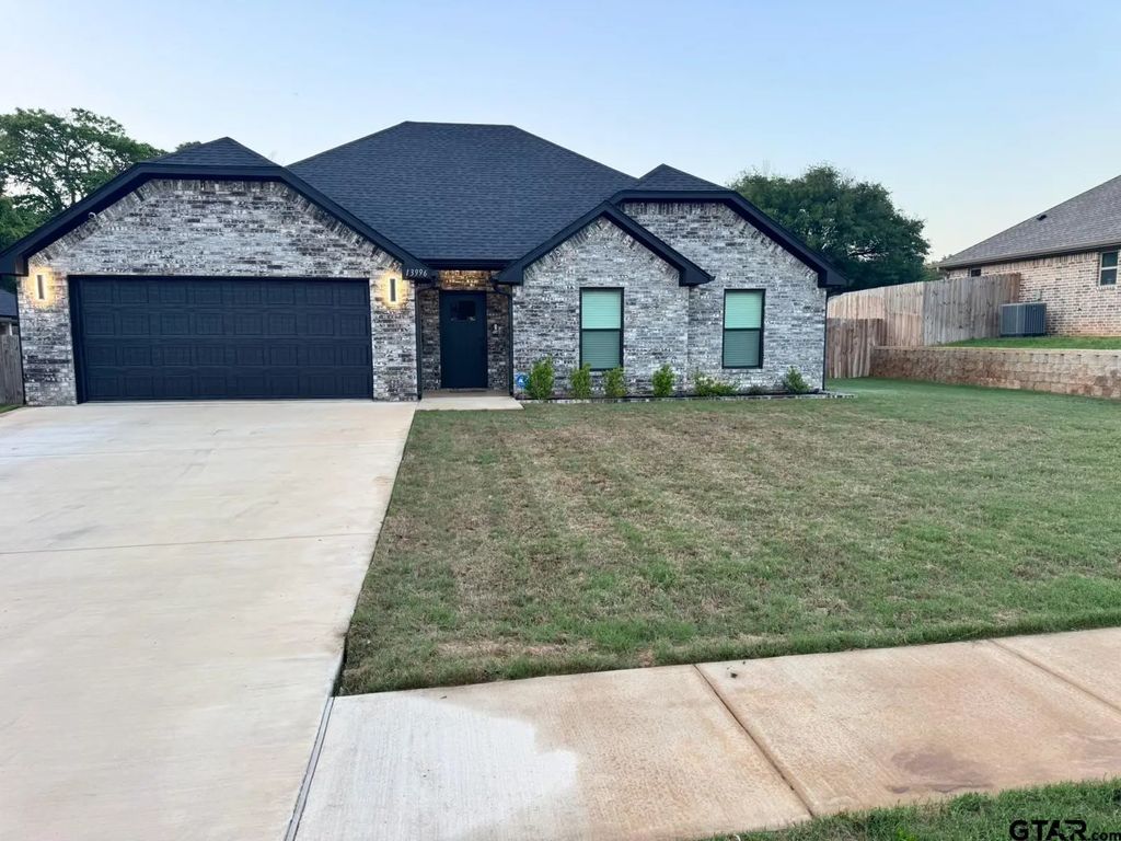 13996 Cr 4111, Lindale