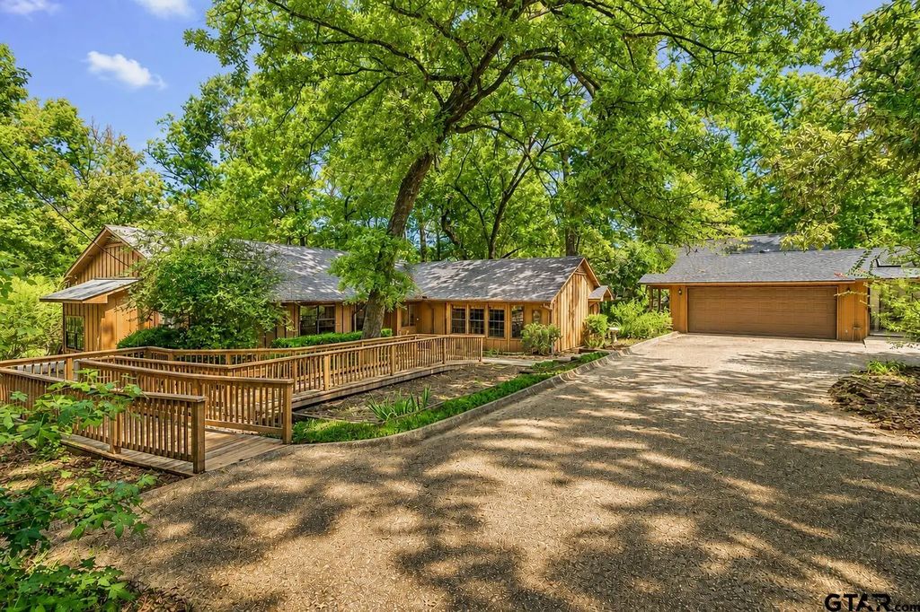 11157 Hamrick Lake Road, Winona
