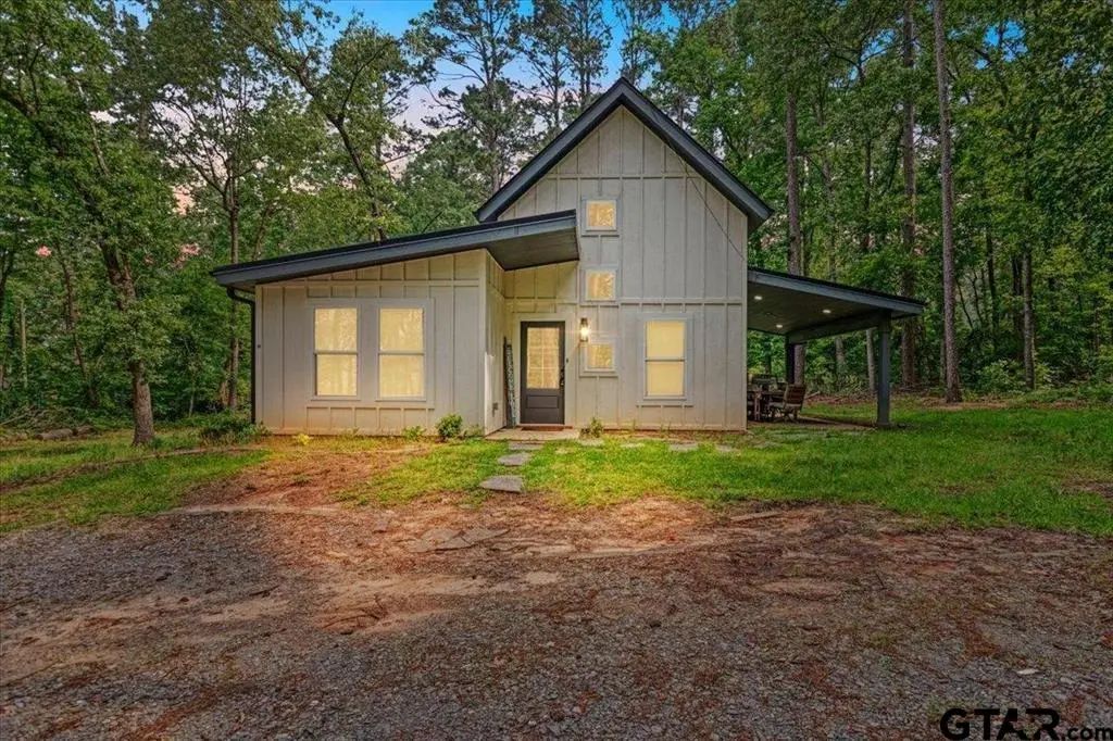 299 Southshore Dr, Lone Star