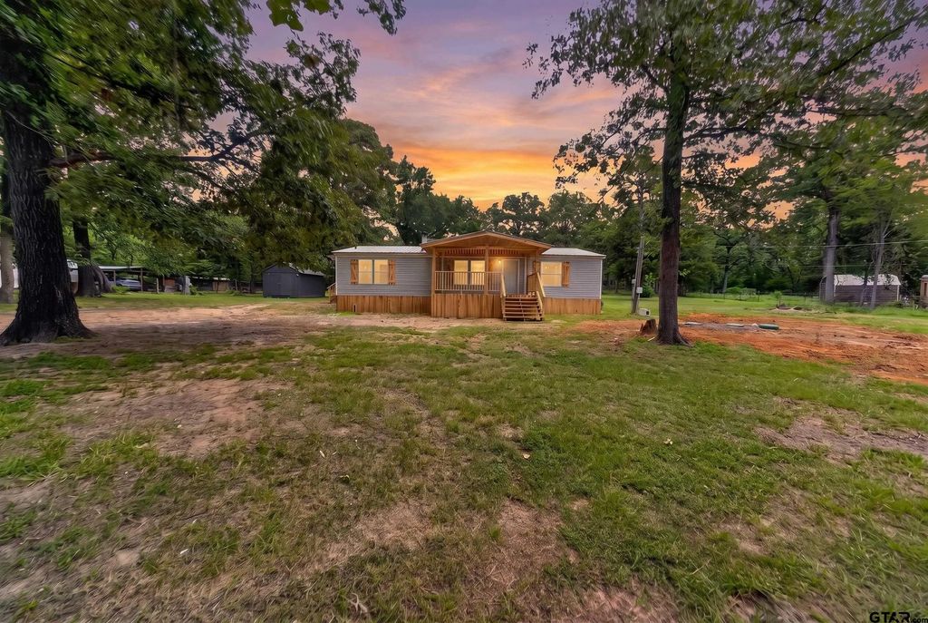 180 An County Road 4251, Palestine