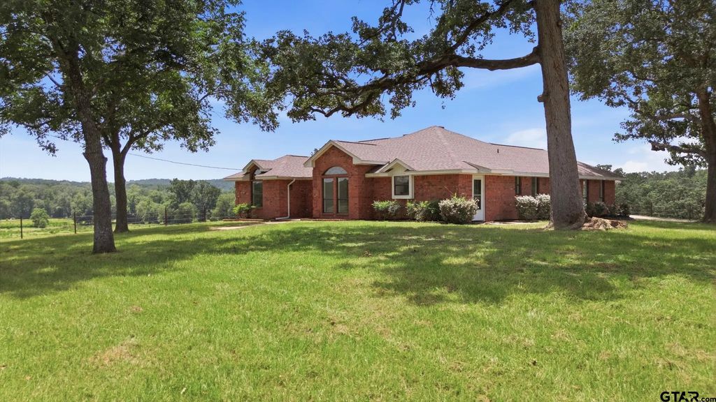 931 Private Road 5140, Grapeland